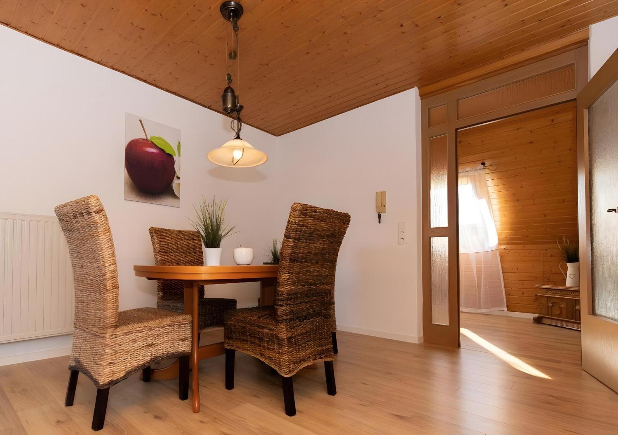 Ferienwohnung Apfelbluete Burgbernheim Bagian luar foto